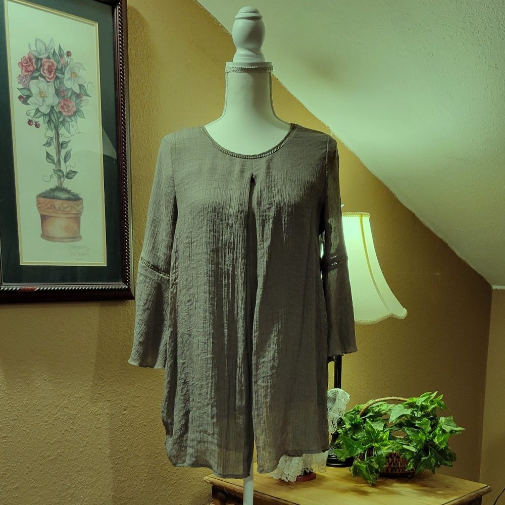 Womens - Size Small - Forgotten Grace blouse